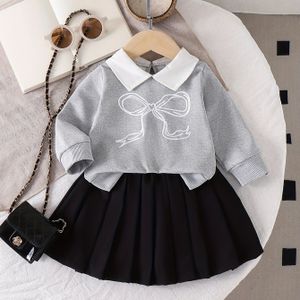 2-delige Meisjes Set met Strikprint Patchwork Overhemdkraag en Zwarte Geplooide Rok voor Lente en Herfst, Ideaal voor Buiten