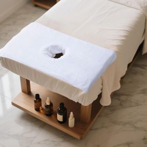 1 stuk Microvezel Beauty Handdoek met Ademgat (40cm x 80cm) - Professioneel Salonontwerp voor Gemakkelijk Ademen en Extra Tijdens Behandelingen