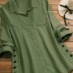 Stijlvolle Groen Gestreepte Blouse met Lange Mouwen voor Vrouwen met Knoopdetail - Veelzijdig, Niet-Rekbaar Polyester, Machinewasbaar, met Borstzak