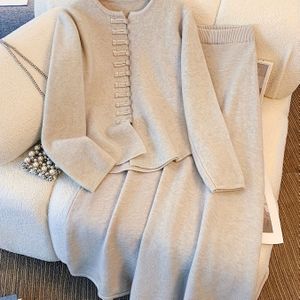 Vrouwen Herfst/Winter Losse Pasvorm Chinese Stijl Elegante Trui Cardigan en Elastische Taille Halflange Rok Tweedelige Set