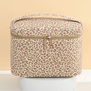 [1pc Leopard Print Cosmetic Bag] Unisex-adult Large Capacity Cosmetic Bag, Leopard Print Travel Makeup Organizer, Zippered Storage Case For Beauty Tools, Unscented