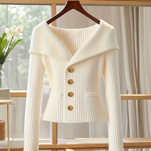 Elegante witte gebreide vest voor dames met gouden knopen - Stijlvolle V-hals, lange mouwen, perfect voor herfst en winter, dag , stijlvol vest | V-hals trui | Vest met knopen