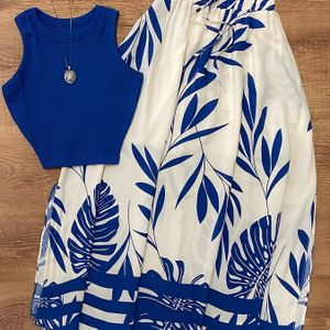 Vakantieoutfit voor dames: rok met bloemenprint en top zonder mouwen in kleur, 2-delige set, vakantiestijl, ronde hals, gerimpelde details, tropisch , lente/zomercollectie