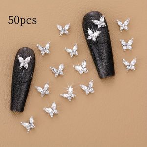 Set van 50 Stuks Mini Vlinder Nagelornamenten, met Legeringsmateriaal, Geurloos, Decoratie in /Zomerstijl - Geschikt voor DIY- en Salongebruik