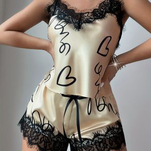 Casual Pyjamaset met Kant en Patchwork, Dames Satijnen Monogram Print Topje met Bretels en Korte Broek - Tweedelige Loungekleding