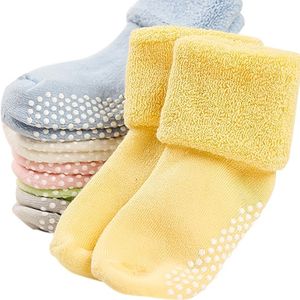6 basis kleurige terry sokken, met stip lijm voor anti-slip, geschikt voor peuters, warm en dik, ideaal voor zowel jongens als meisjes.