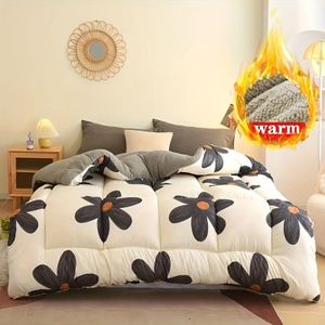Florale Print Melkfluwelen Winterdekbed - Zacht Lichtbeige, Polyester Vulling, Scheurbestendig & Machinewasbaar, 180-200gsm voor Studentenkamer, Hotel, Slaapkamer