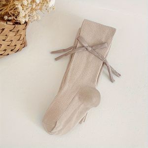 Meisjesmaillot in kleur met strikdetails - Polyester gebreide stof (96,5% polyester, 3,5% spandex) - Alleen handwas - Essentieel voor elk seizoen - Verpakking van 1