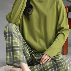 Dames Pyjama Set, Groene Ronde Hals Lange Mouwen Top Met Ruitjesprint En Elastische Taille Broek, Comfortabele Casual Pasvorm, Wasmachinebestendig, Essentiële Huiskleding Voor Herfst En Winter