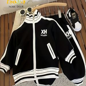 Tweetalige set met rits en mandarijnkraag in kleur ontwerp - vrijetijdshoodie + broek vest voor jongens, perfect voor lente- en herfstdagelijks gebruik en buitenactiviteiten