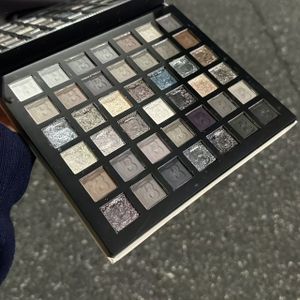 HERO ORANGE 42-kleuren Smoky Eyeshadow Palette - Matte, Shimmery, High Shine , Natuurlijke Pigmentatie, Waterdicht, Langdurig, Zwart//Roze/Blauwe Tinten, Fijne Poederformule