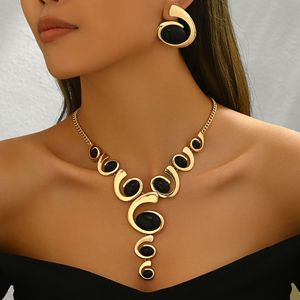 2pcs Fashionable And Simple Necklace And Earrings Set, Oval Acrylic Inlaid With Alloy Chain, Regular-sized Pendant Necklace And Earrings Set