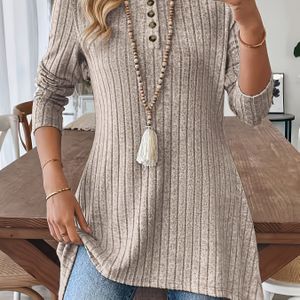 Plus Size - Elegant Plus Size Kleur T-shirt met Lange Mouwen en Asymmetrische Zoom, Knoopdecoratie | Ronde Hals, Medium Stretch Stof, Ideaal voor Herfst/Winter
