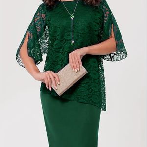 New Jurk met Contrasterende Kant Overlay en Ontwerp voor een Nep-Tweedelige Look