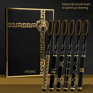 6-Pack Zwart en Gouden Gedrukte Handgreep Handtandenborstels, Zacht Volledig Formaat Kop, Polypropyleen Borstels, Geurloos, Ideaal voor Kinderen en Volwassenen