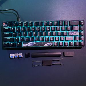 Ultra Mechanisch Toetsenbord voor Gaming met 60% van 68 Toetsen en Blauwe Schakelaars - Anti-Ghosting, Geschikt voor Windows Laptops en PC met 3 PBT Materiaal Keycaps