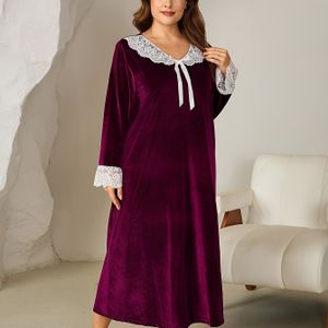 Kerstcadeau Plus Size Dames Nachthemd Koreaans Fluweel Lange Mouwen Elegant Rood Wit Kant Patchwork V-Hals Middellang Nachthemd Thuisdracht