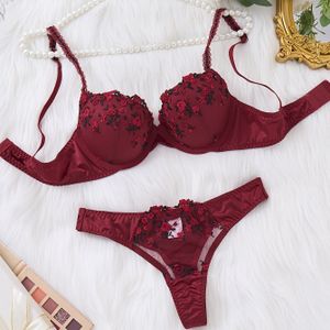 Geborduurde Bloemen Lingerie Set voor Dames | BH met Hoge Ondersteuning en Satijnen Slipje, Ditsy Bloemenpatroon, Slipje met Gedropte Taille