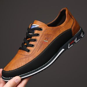 Herenslippers in Zwart - Comfortabele Instappers met Antislip Rubberen , Duurzame Casual Wandelschoenen voor Buitenactiviteiten, "" Ontwerp met Blauwe Accenten, Geschikt voor Alle Seizoenen