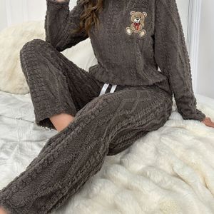 Herfst- en voor Vrouwen – Dikke Koraalfluwelen Lange Mouwen Trui met Ronde Hals, Broekpak, Schattige Beer Borduur Cartoon Warme Pyjama, Comfortabele Casual Uitdagingsset