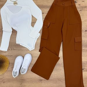 Stijlvolle Bodysuit met Lange Mouwen + Veelzijdige Broek met Zakken Set