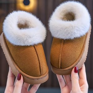 Meisjes Schoenen en Laarzen 2025 Nieuwe Herfst Winter Jongens en Meisjes Middel Groot Kinderen Buiten Pluizige Hak Eenvoudige Slaapkamer Pantoffels Pluche Dikke Zachte Binnenhuis