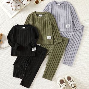 Herfst- en Winter Fleecegevoerde Geribbelde Lange Mouwen Top + Geribbelde Broek 3- Set voor Jongens, Ideaal voor Buiten