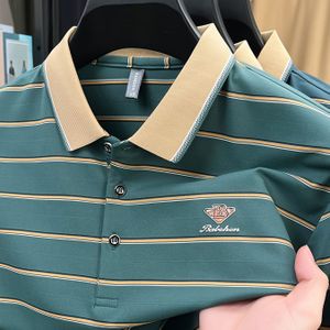 Het Nieuwe Gestreepte Heren Zomer T-shirt met 3D-Letter Reliëf en Korte Mouwen voor Middelbare Mannen