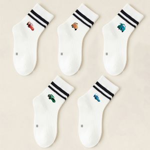 1 Paar/5 Kinder Sokken Disney Cartoon Cars, Lightning Mode Trend Jongens Casual Sportsokken Comfortabel en Ademend Dagelijks College Stijl Voor Zowel Jongejongens als Meisjes Witte Sokken