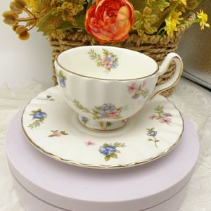 fanquare 7 oz Bloemen Porselein Thee Kop en Schotel Set, Licht Roze Koffie Cup met Gouden Trim, Vintage Britse Thee Cup