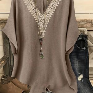 Plus Size, Plus Size Elegante Top met Contrasterende Kant en Spaghettibandjes in Kleur