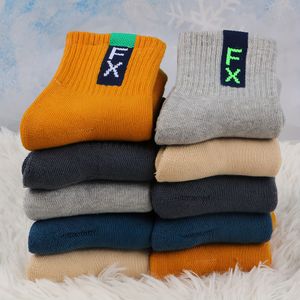 9 Paar Jongens Thermische Wintersokken met Terrycloth - Dikke Warme Cartoon Letters voor Kinderen, Alleen Handwas & Buitensokken voor Jongens (Herfst/Winter) 9-Paar Pakket