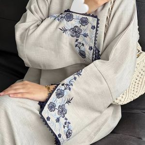 Elegante Geborduurde Jurk in Midden-Oostense Moslimmode voor de Nieuwe Stijl Robe.