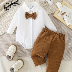 Stijlvol Babyjongen Shirt met Strik in Kleur + Comfortabele Corduroy Warme Lange Broek Tweedelige Set, voor Buiten