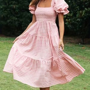 Vrouwen Roze & Wit V-hals Geplooide Taille Jurk met Pofmouwen - Mid-Lengte A-lijn Machine-Wasbaar All-Seizoen Casual tot Formele Outfit, Veelzijdige Mode, Waaierrok Stijl