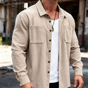 Herenshirt van casual corduroy met knopen en dubbele patchzakken - Lange mouwen, wit, stijlvolle kraag, perfect voor casual kleding, herfstmode en street style