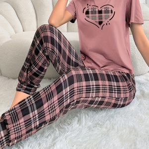 Schattige Dames Pyjamaset met Hartjes - Roze Top met Korte Mouwen & Gezellige Lange Broek, Polyester Blend Nachtkleding en Loungewear, Slaapset|Speels Hart Ontwerp|Rekbare Stof