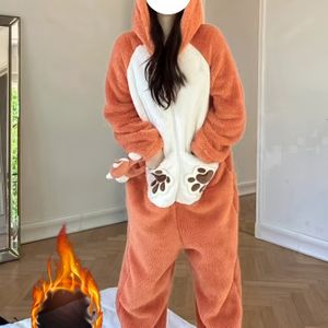 Gezellige Coral Fleece Vos Pyjama Jumpsuit met Capuchon voor Vrouwen - Schattig Cartoon Ontwerp, Dikke Pluche Winter Slaapkleding met Zakken