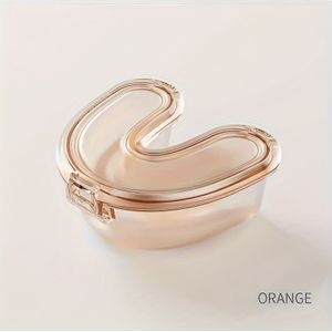 Een U-vormige opbergdoos voor tandenstokers en retentieapparaten, een opzettank voor braces met een beker om mee te reinigen.