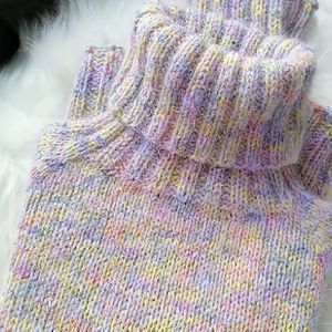 Vrouwen Elegante Hoge-Hals Kabeltrui - Gezellige Lange Mouw, Kleurrijk Gestreept in Roze, , Geel & Wit, Perfect voor Herfst/Winter, Herfst-Winter Kleding | Kabeltrui | Textuur