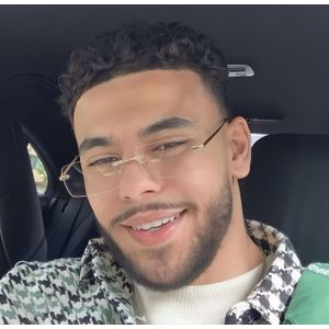 1 Paar Heren Metalloogjes zonder Montuur - Elegante Gouden Frames, Transparante PC Lenzen, Stijlvol en Lichtgewicht voor Dagelijks Gebruik en Thuis