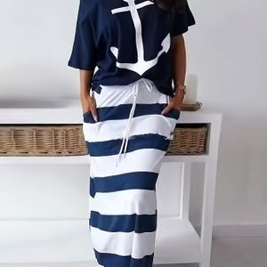 Dames Twee-Delige Marineblauw En Wit Gestreepte Rokset Met Ankerprint - Casual Off-Shoulder, Asymmetrische Zoom, Perfect Voor Lente/Zomer, Casual Kleding|Gestreepte Rokset|Kajakstijl Kleding