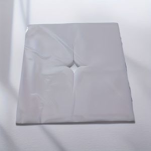 100 stuks Wegwerp Massagebedlakens met Gezichtsuitsparingen - Non-Woven, Zachte Lichtbeige Stof, Ademend, Comfortabel Beddengoed voor Beauty & Tattoobescherming