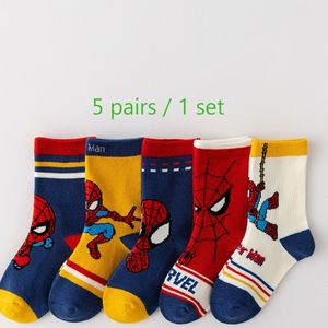 Marvel Dynamische Web Kinderkousen, Schattige Trendy Katoenen Sokken voor Jongens en Meisjes, Halflange Lente/Herfst Sokken, 5-Pack