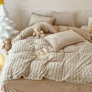 3-delige set Bubble Rabbit Pluche Beddengoed, met een 240G Bubble Fleece en 130G Crystal Fleece Dekbedovertrek, inclusief één dekbedovertrek en twee kussenslopen.