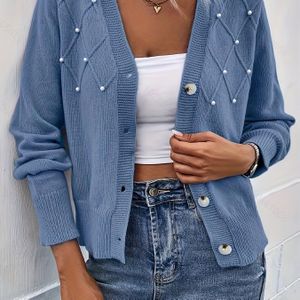 Elegante katoenen vest met knoopsluiting en parelrand - Lichtblauwe kabel open voorkant, lange mouwen casual herfst/winter lagenstuk met witte blouse en jeans, parelknopenblouse