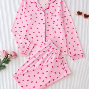 Tweedelige set van damespyjama met een hartprintontwerp, met een lange mouw knoopsluiting bovenkant en losse pasvorm comfortabele broek, perfect voor elegante huiswoning