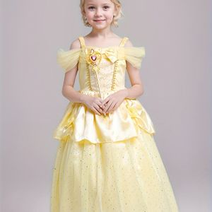 Kleine Meisjes Gele Rozen Prinsessenjurk met Schoudervrije Lagen, Elegante Bloemenprint met Ruchesdetails, Standaard Pasvorm Sprookjesoutfit voor Alle Seizoenen
