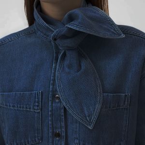 Vrouwen Lichtblauw Losvallend Denim Shirt met Strikkraag, Retro Casual Stijl voor Informele Kleding