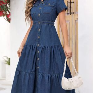 Plus Size Gewassen Blauwe Denim Jurk voor Dames - Elegante Korte Mouwen met en Knoopdetails, Machinewasbaar, Plus Size Denim Jurk